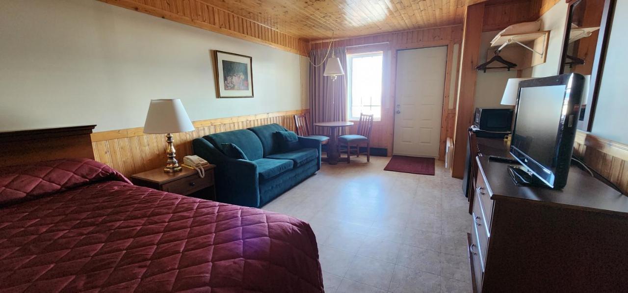 Auberge Motel 4 Saisons Blanc-Sablon Exterior photo